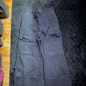 Forever 21 Women’s Black Cargo Pants - Multi-Pocket Utility